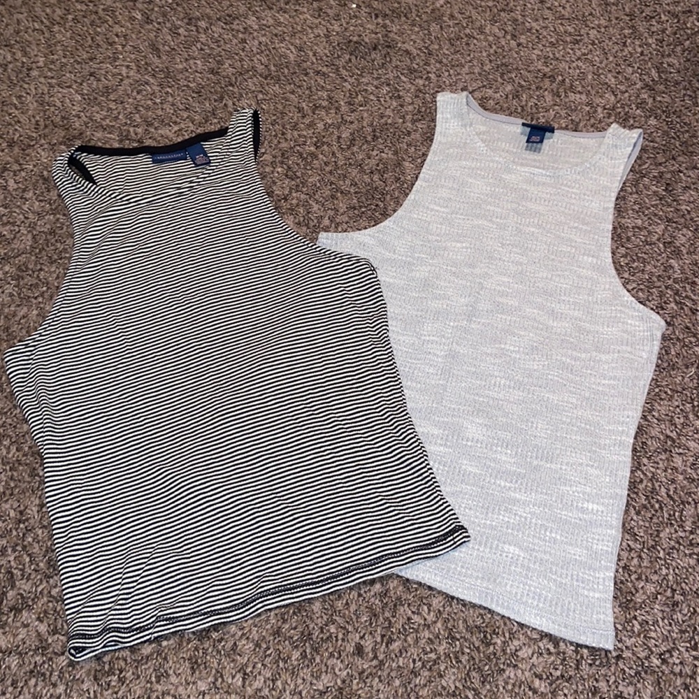Fitted ribbed tanks